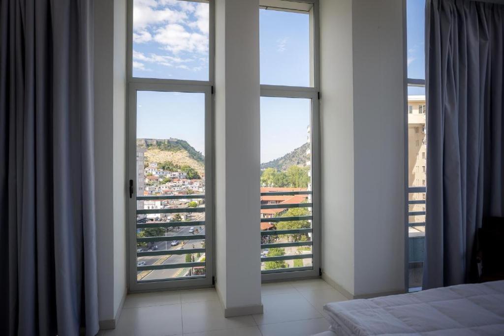 Sky Hotel Shkodër Extérieur photo
