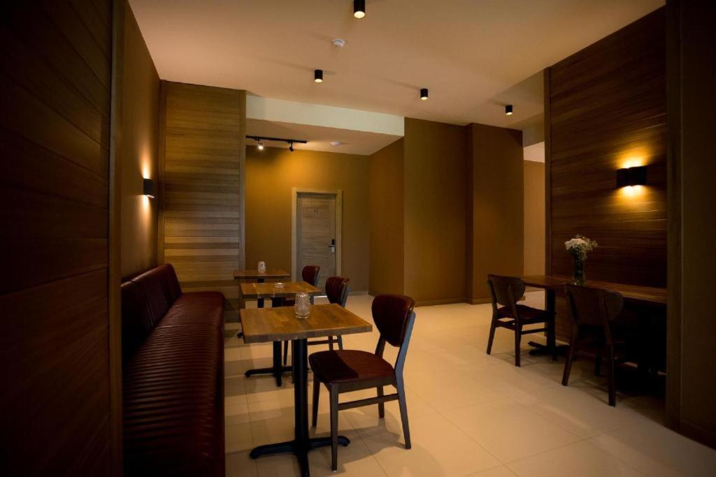Sky Hotel Shkodër Extérieur photo