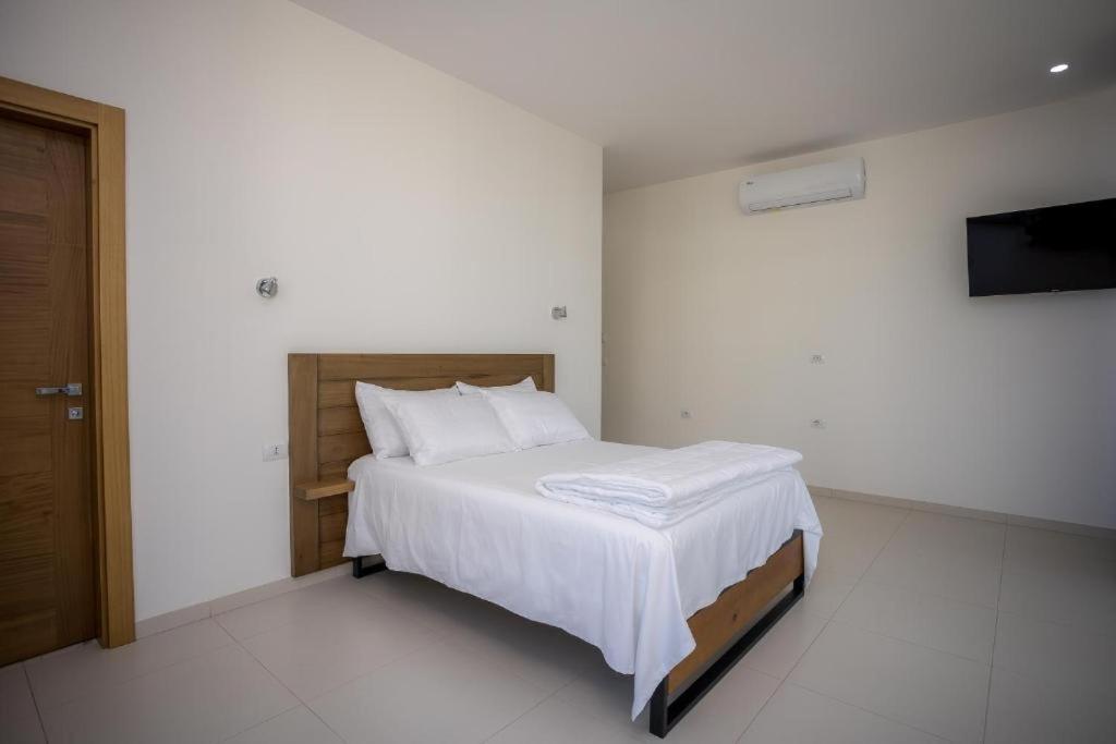 Sky Hotel Shkodër Extérieur photo