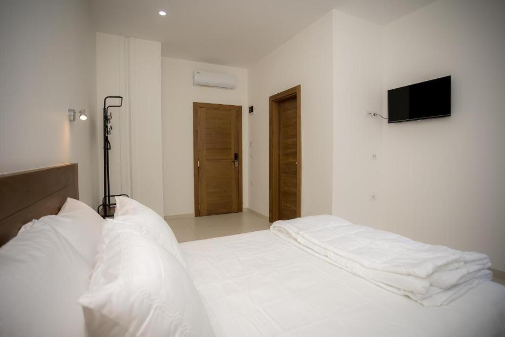 Sky Hotel Shkodër Extérieur photo